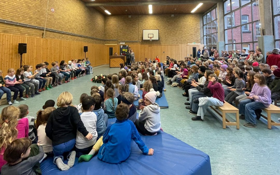 Unsere weihnachtliche Schulversammlung
