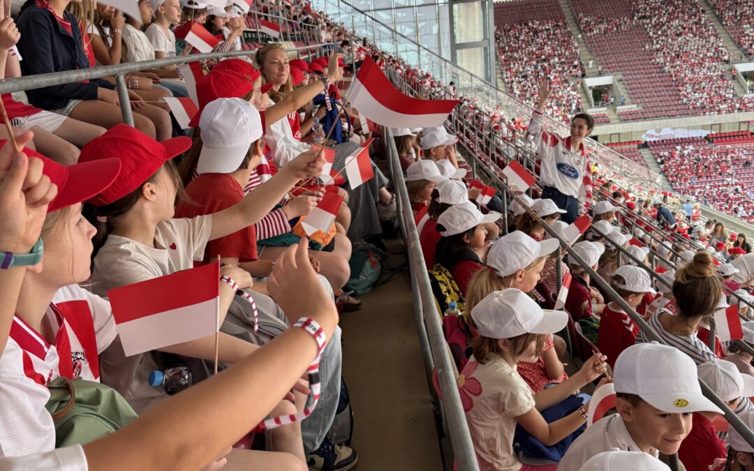 Die GGS Balthasarstraße beim Weltrekord im RheinEnergie Stadion